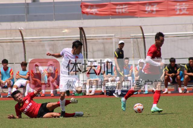 中超直播-戴伟浚破门三超龄出战半场 U23国足2比0亚泰